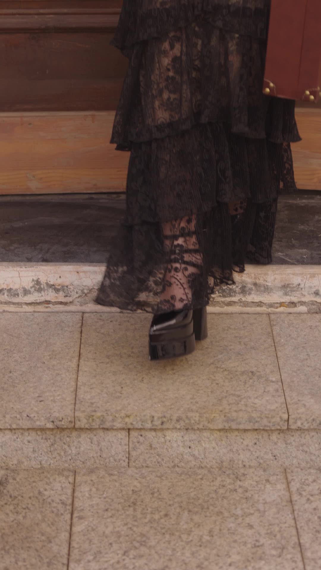 Velvet, Blood & Power Episode 5