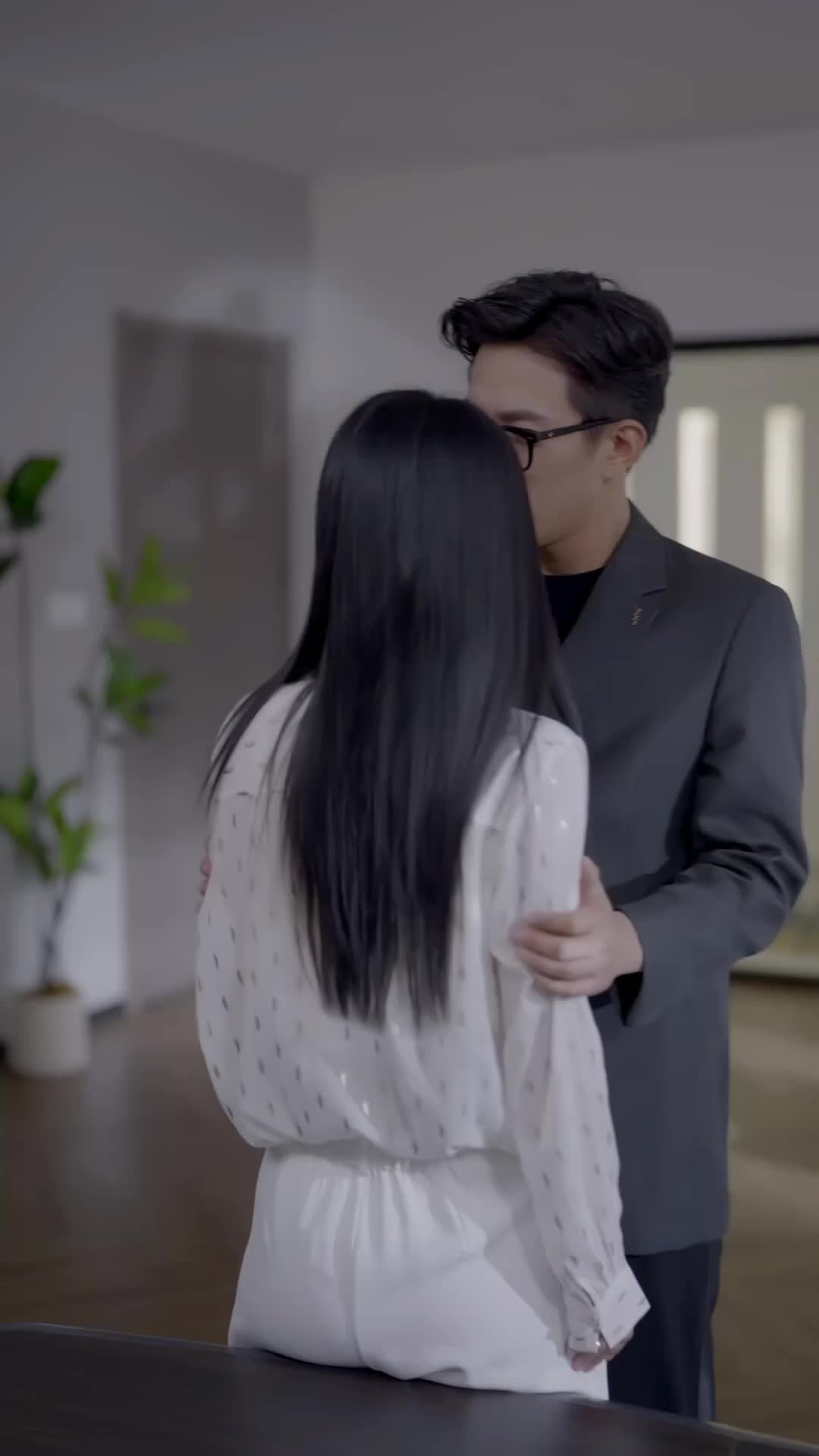 Topeng Manis Istri Simpanan Episode 11