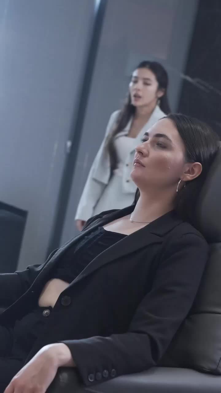 Behind the Glory of the Runway Episode 5