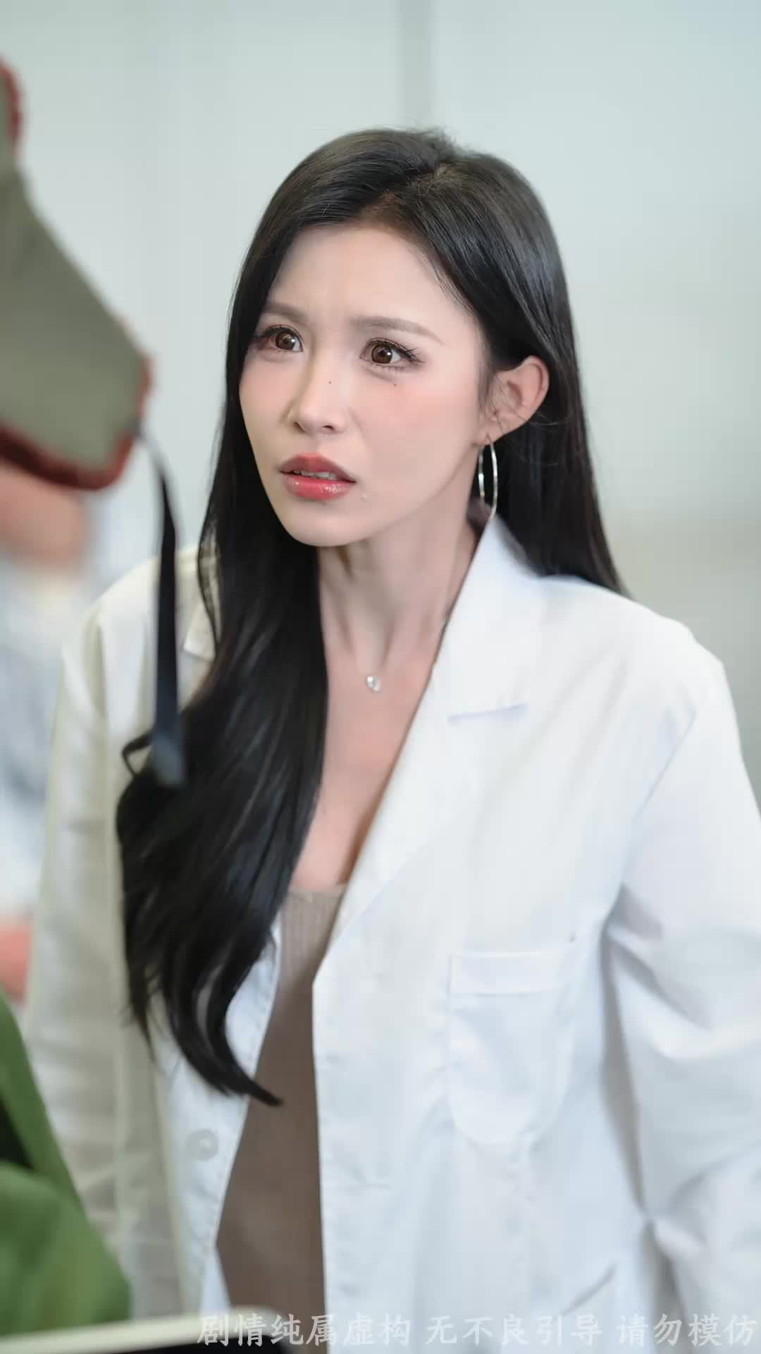 Her Unwanted Husband Was a Miracle Doctor Episode 10