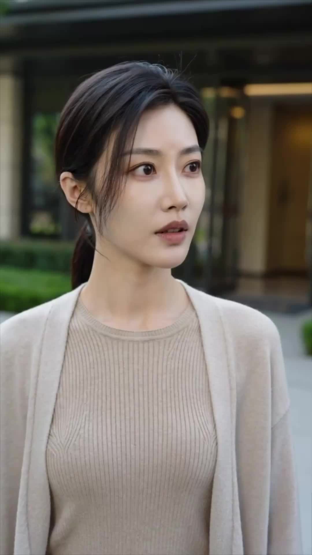 舉報我佔房,整棟樓都是我的 第9集