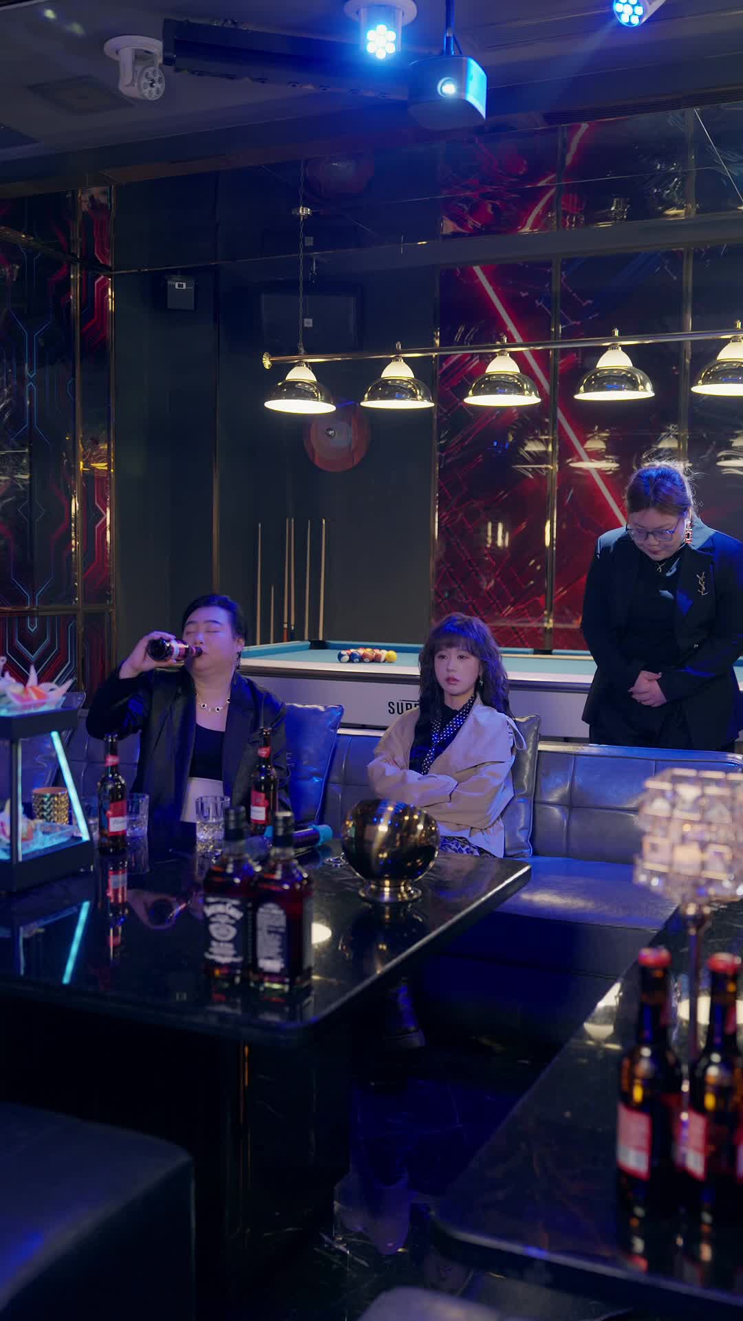 Billionaire Husband, Please Go Bankrupt for Me Episode 8