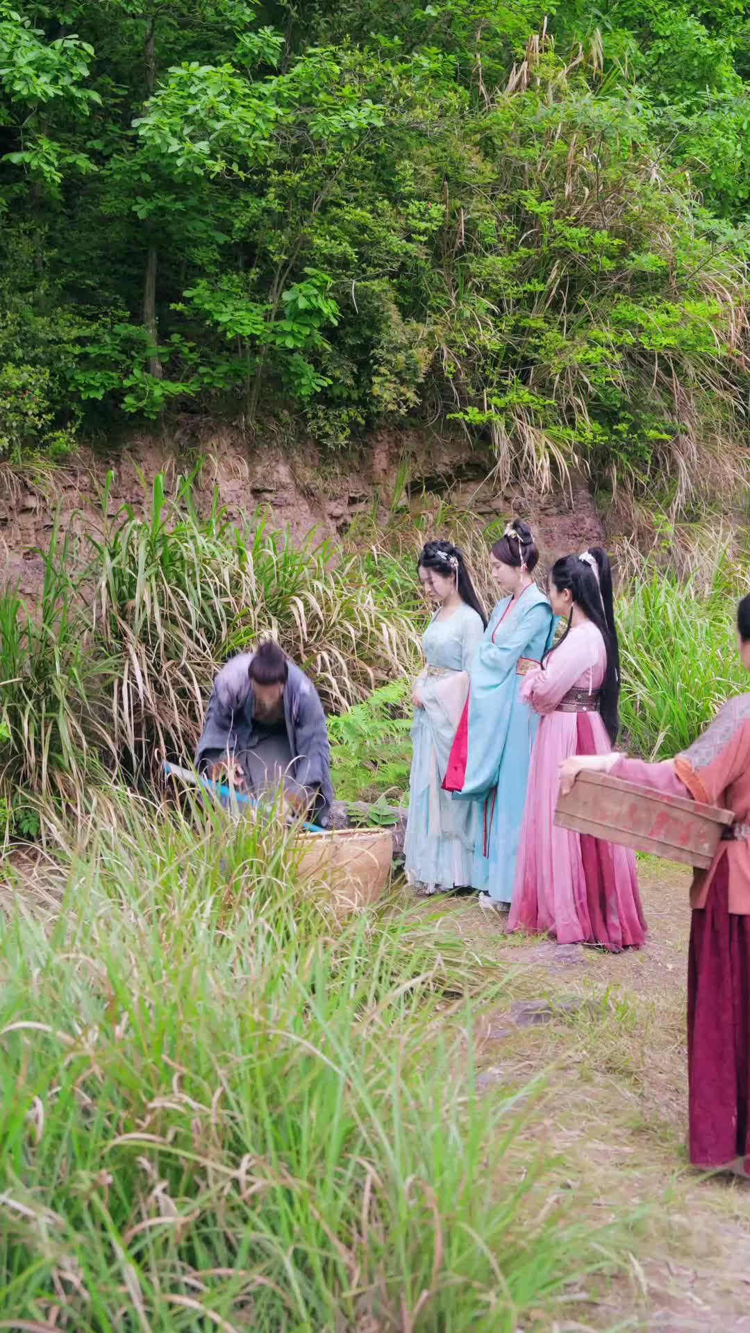 Istriku Tiga, Takdirku Gila (Sulih Suara)  - Episode 21 - Episode 21