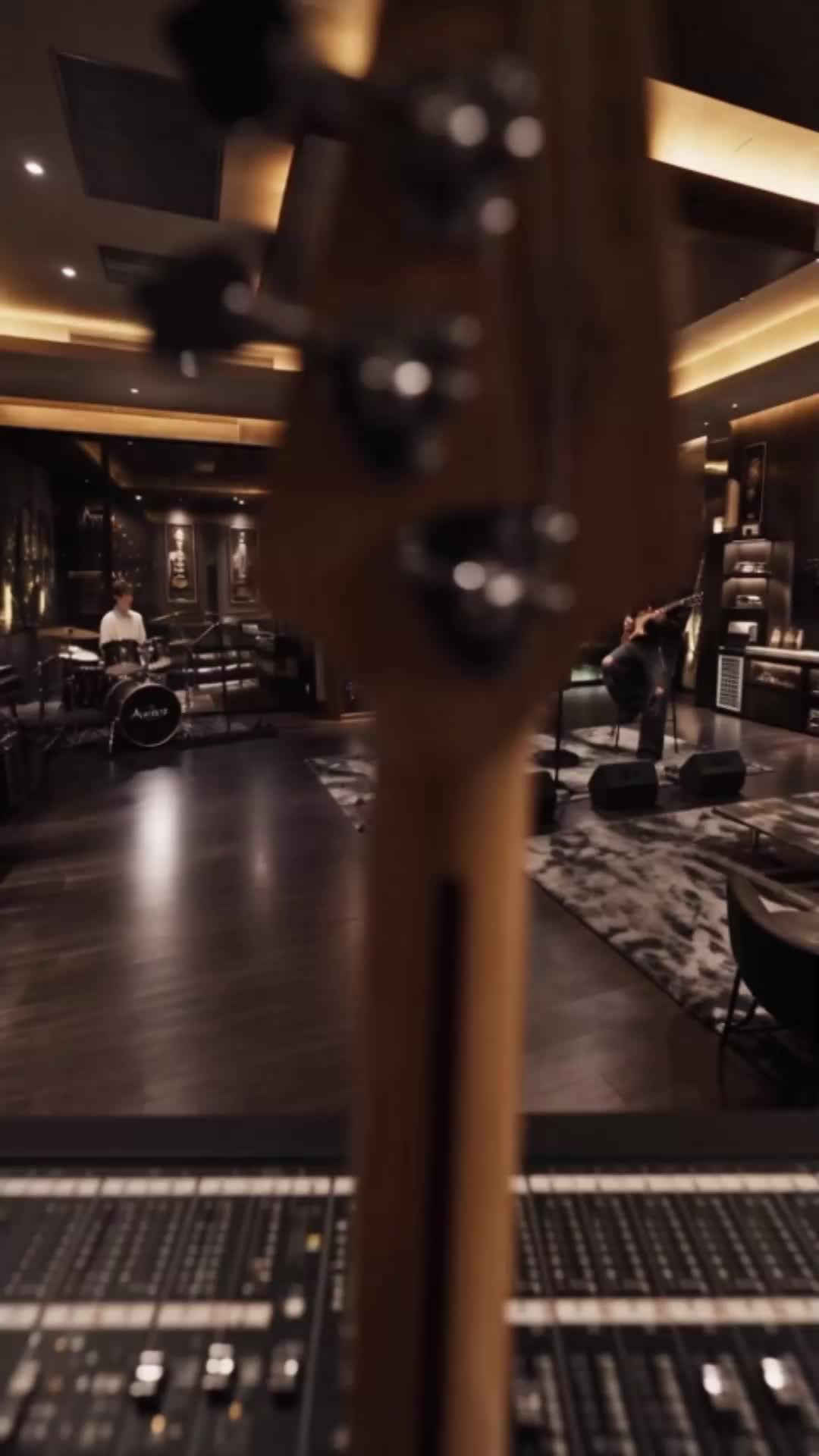 The Girl Hidden in the Vampire Band Episode 3