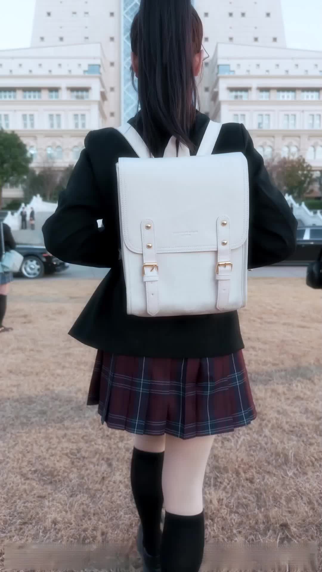 セレブ学園に来たけど、お金しか勝たん 第 1 話