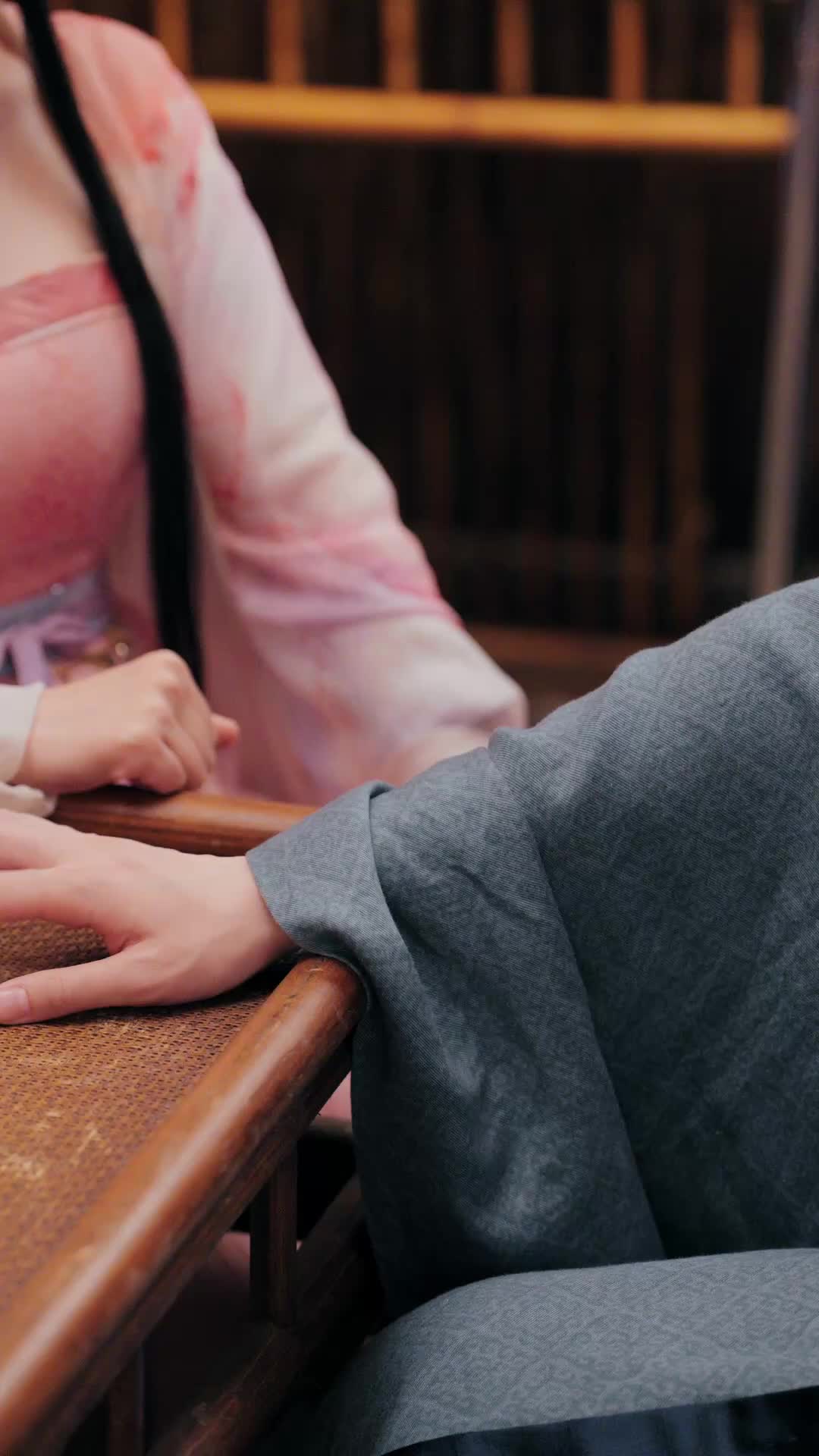 Istriku Tiga, Takdirku Gila (Sulih Suara)  - Episode 72 - Episode 72