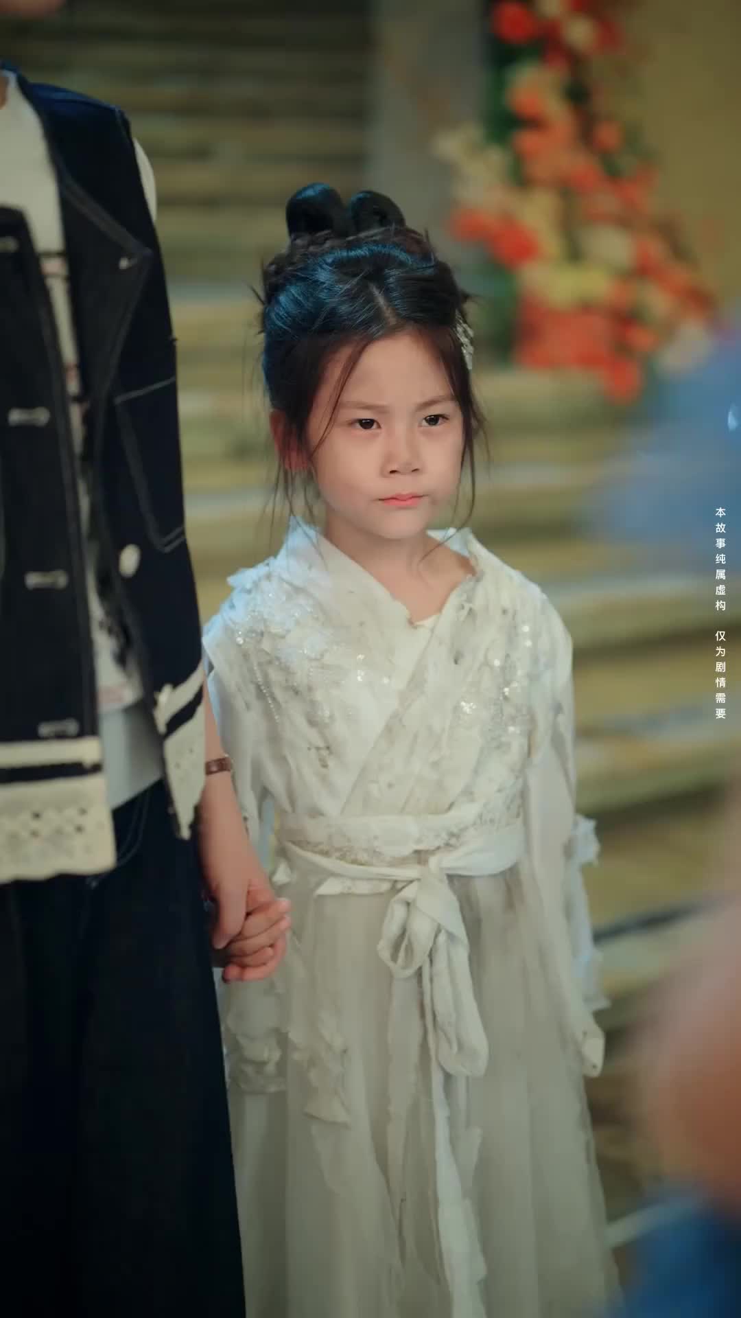 Leluhur Kecil Jatuh dari Langit Episode 5