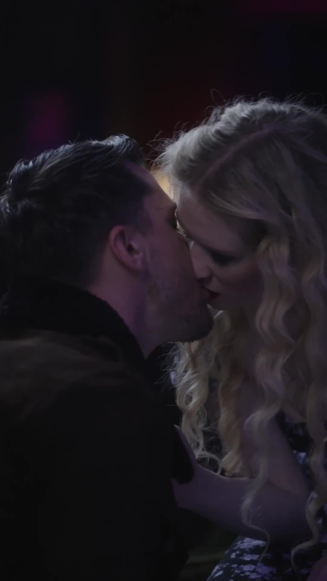 Dracula's Kiss: Spellbound by a Doppelganger Episode 4