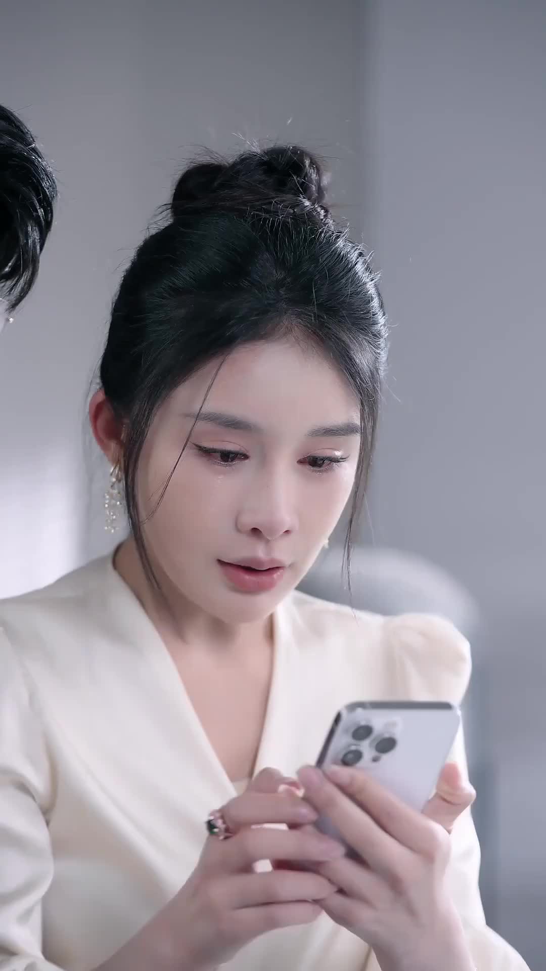 Harta Penutup Mata Episode 8