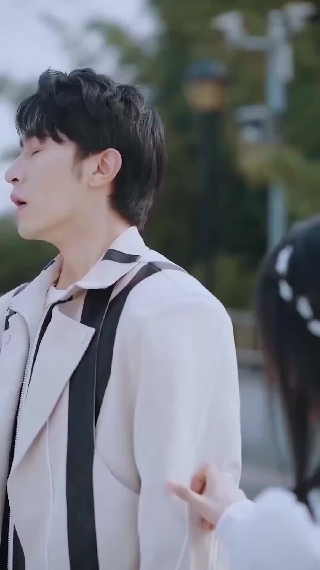 Runaway to Romance Episode 8