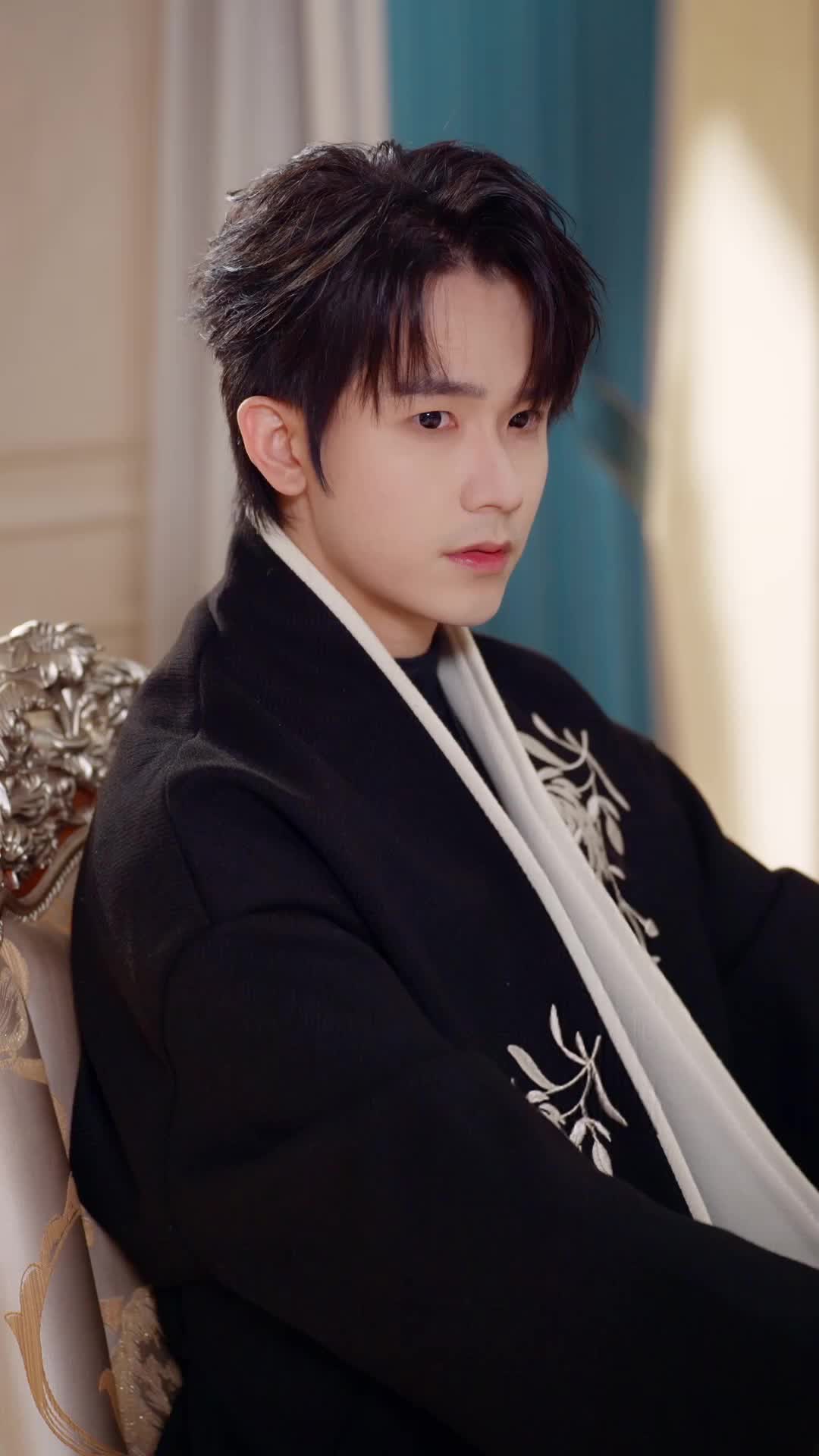 He Stole the Wedding, She Stole His Heart Episode 4