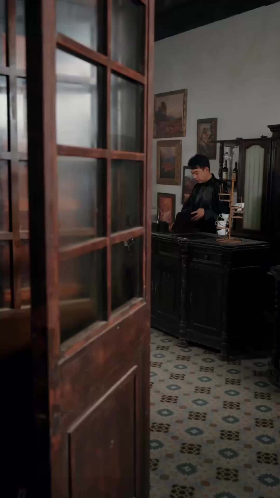 Dia Kembali Bersinar - Episode 1 - Episode 1