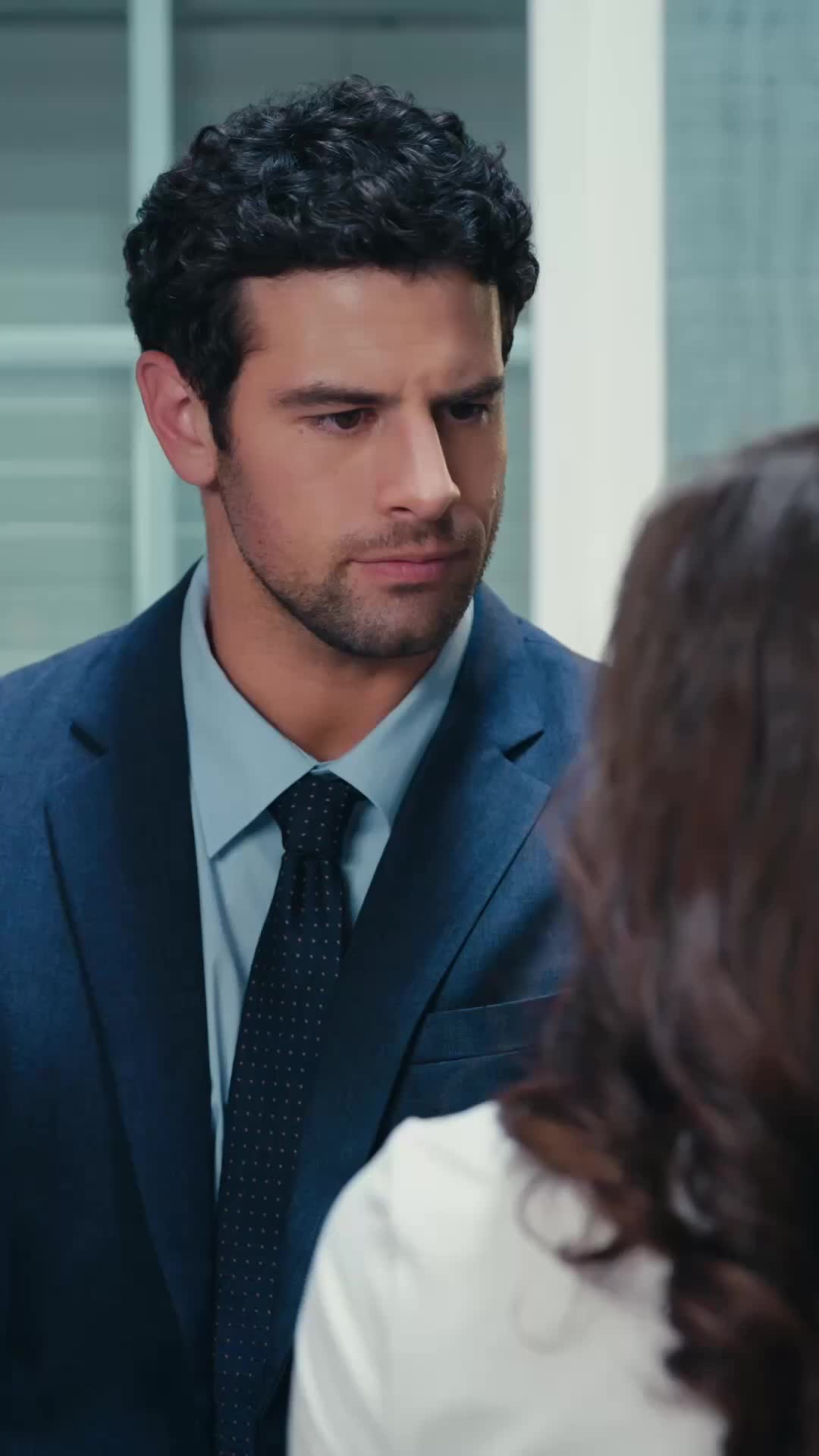 Jefe, su novia exconvicta regresó Episodio 11