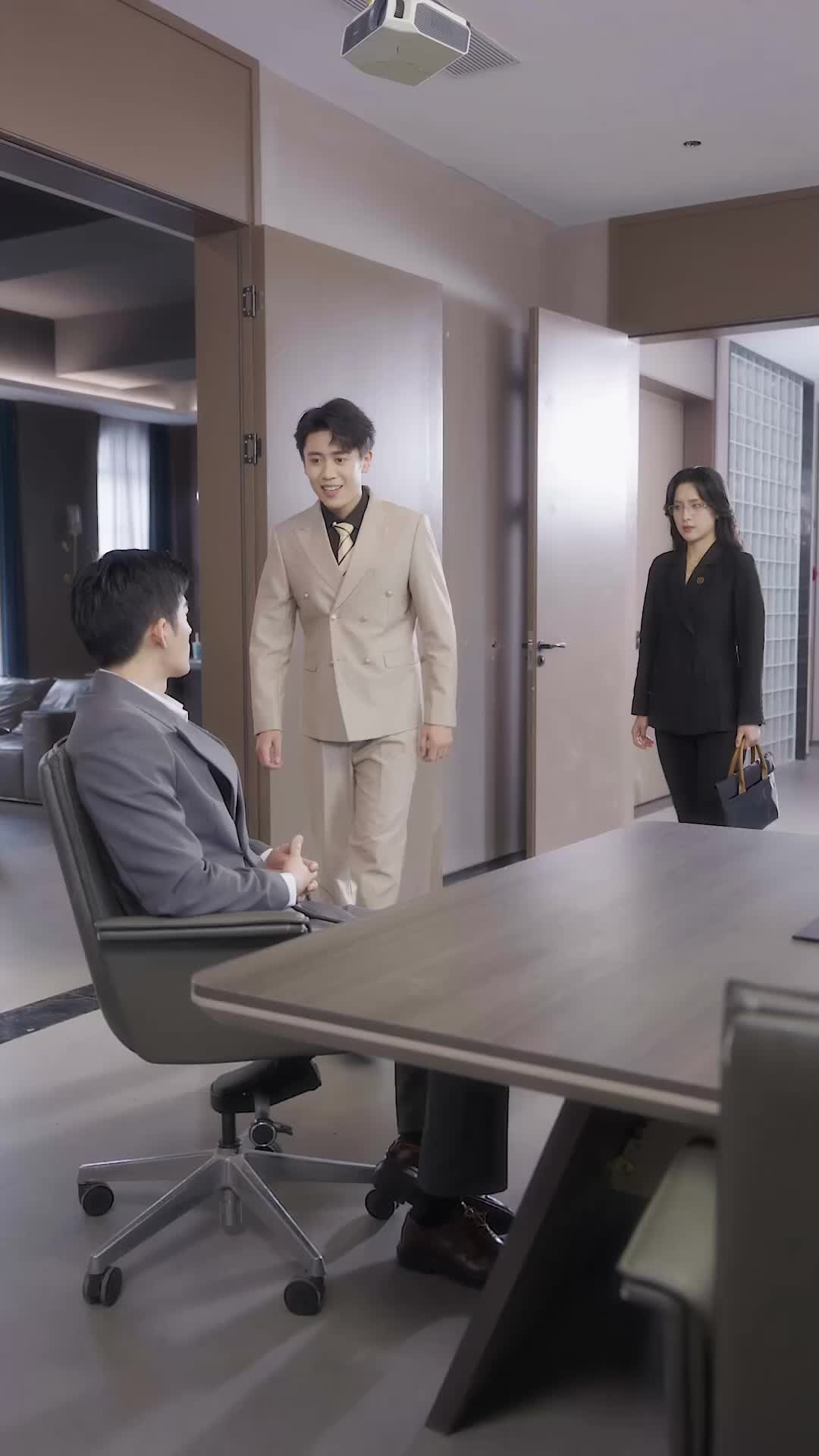 Caught in a Scandal, Caught by Love Episode 3
