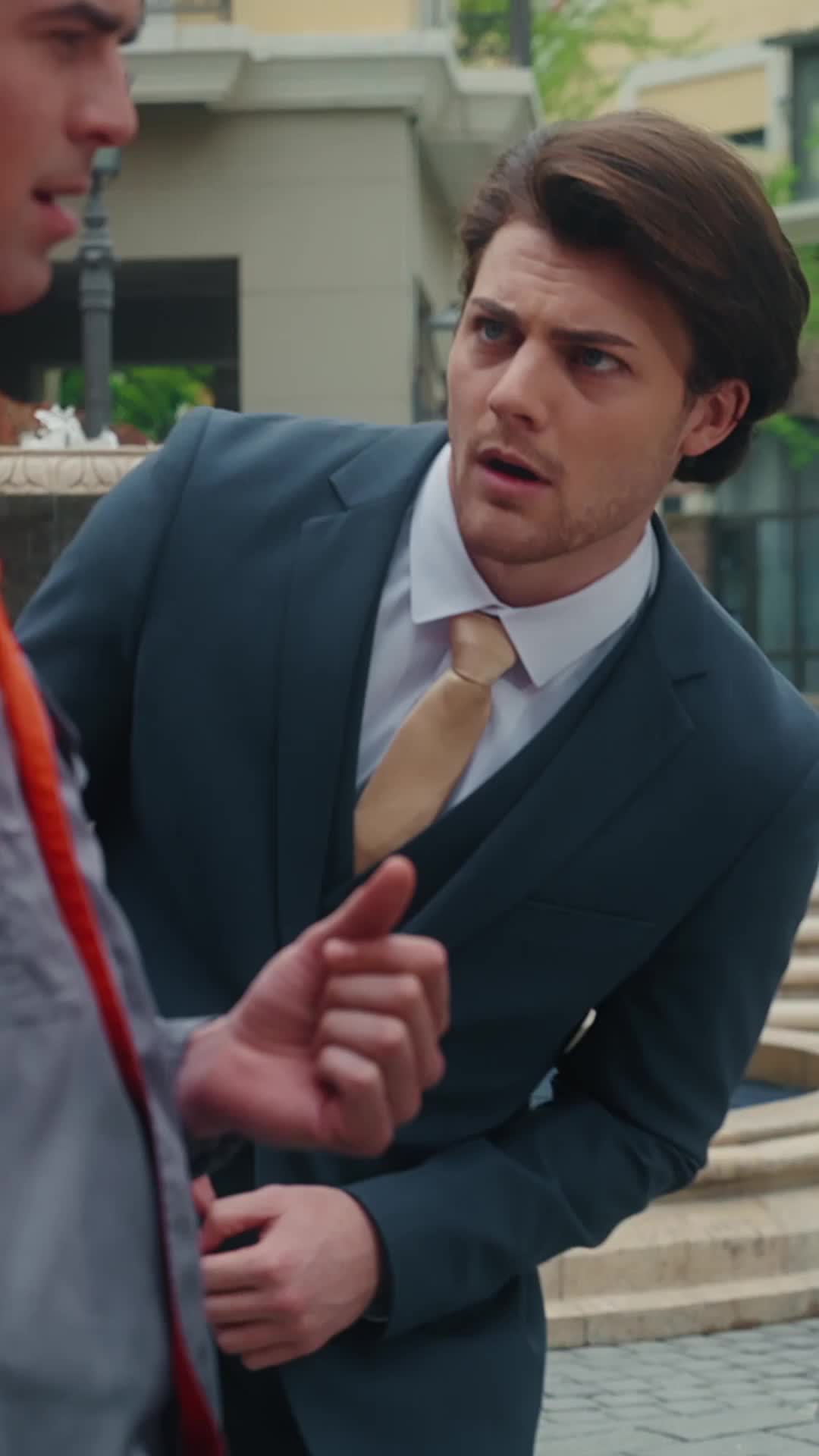 Matrimonio relámpago con mi millonario esposo sin hogar Episodio 4