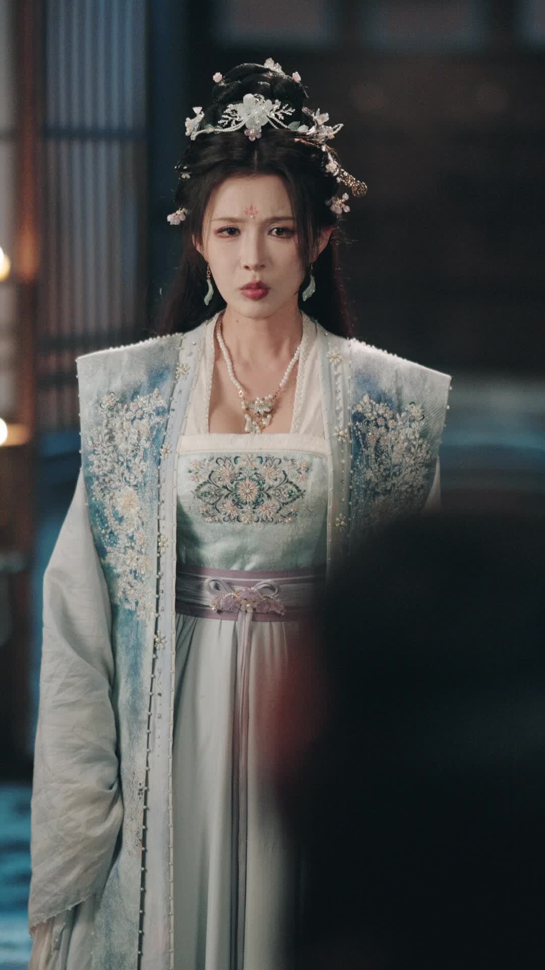 侯府真千金是当朝女帝 第3集