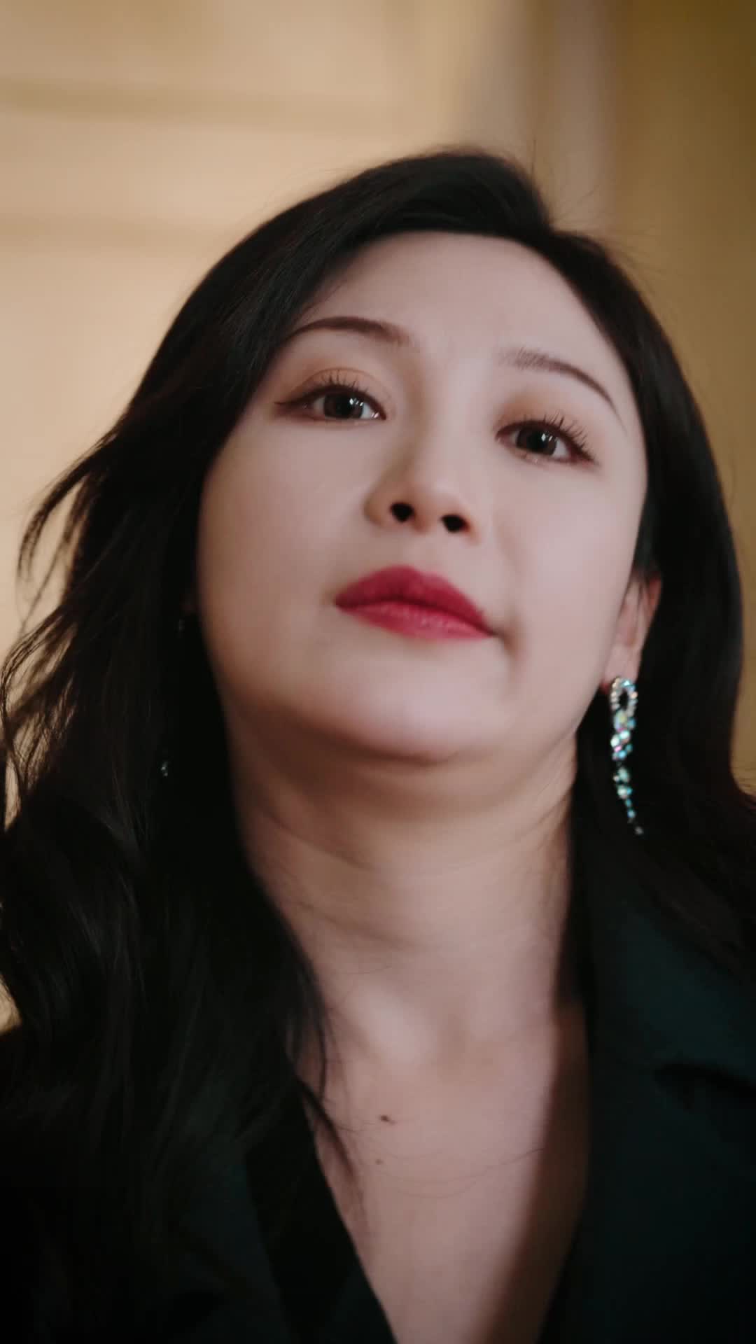 Falling for Her Scoundrel Bodyguard Episode 4